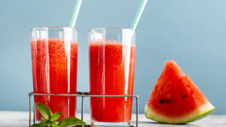 Watermelon juice recipe: Advantages and steps